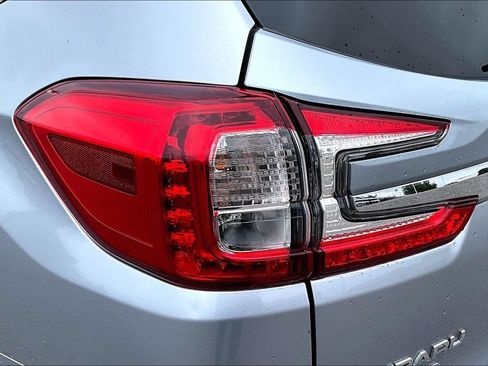 Used 2023 Subaru Ascent Premium w/ Convenience Package AWD/4WD image 28