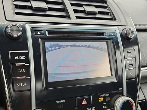 Used 2014 Toyota Camry SE image 14