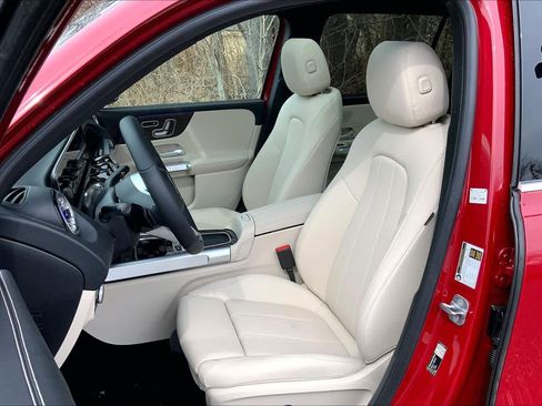 New 2026 Mercedes-Benz GLB 250 4MATIC image 12