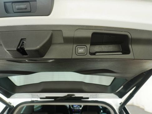 Used 2020 GMC Acadia SLE w/ Driver Convenience Package FWD image 9