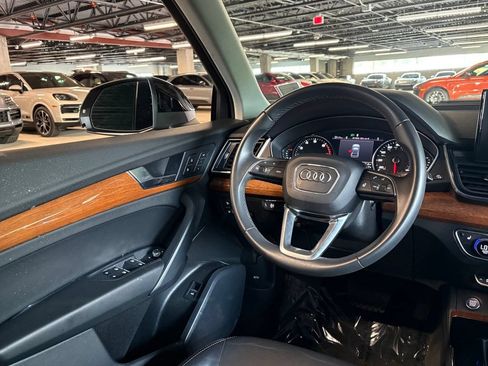Used 2023 Audi Q5 2.0T Premium w/ Convenience Package AWD/4WD image 17