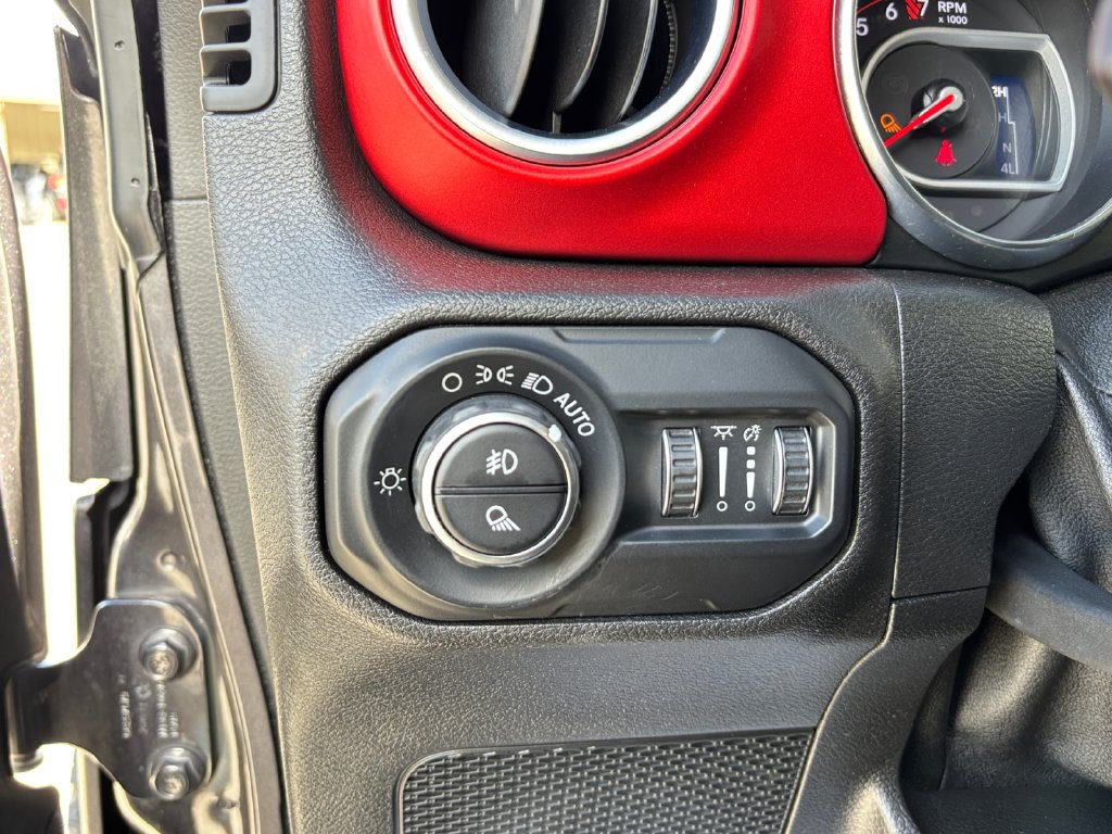 Used 2020 Jeep Gladiator Rubicon AWD/4WD image 31