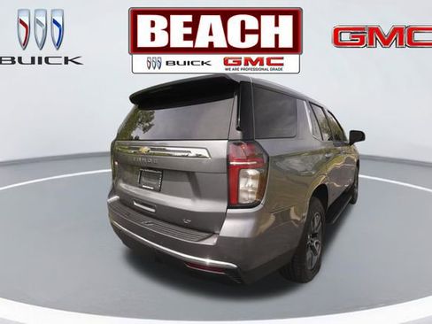 Used 2021 Chevrolet Tahoe LT w/ Luxury Package RWD image 3
