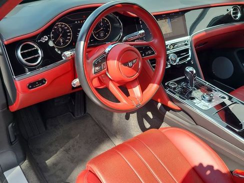 Used 2021 Bentley Flying Spur V8 image 22