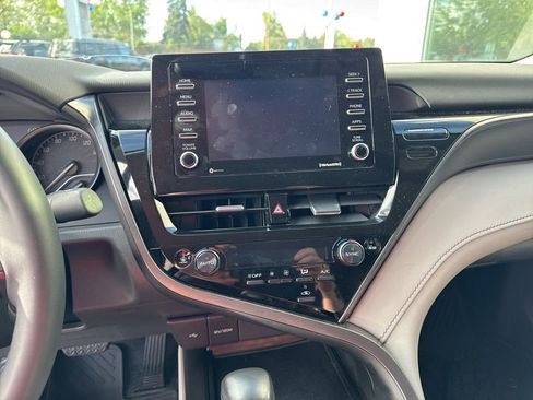 Used 2024 Toyota Camry SE AWD/4WD image 11