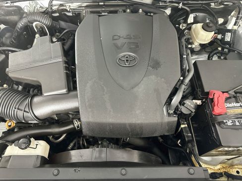 Used 2022 Toyota Tacoma TRD Sport w/ Technology Package RWD image 32