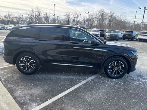 Certified 2024 Lincoln Nautilus Premier image 7