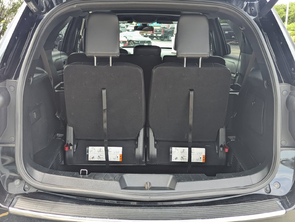 Used 2018 Ford Explorer XLT w/ Equipment Group 202A FWD image 25