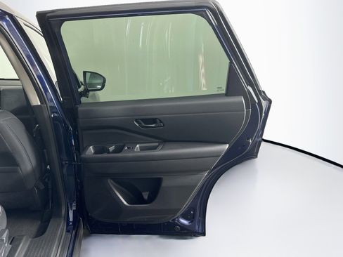Used 2025 Nissan Pathfinder SV AWD/4WD image 31