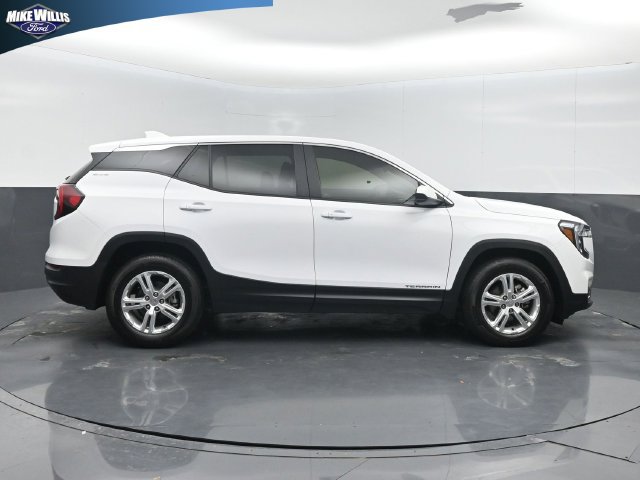 Used 2024 GMC Terrain SLE FWD image 8
