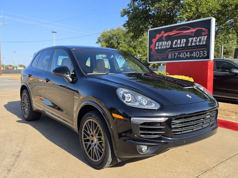 Used 2017 Porsche Cayenne S Platinum w/ Premium Package (PJW) AWD/4WD image 6