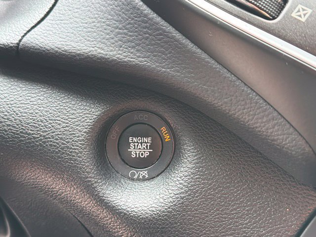 Used 2021 Jeep Cherokee Trailhawk AWD/4WD image 30