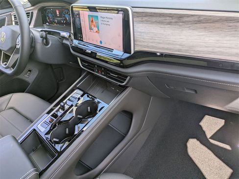 New 2025 Volkswagen Atlas SEL image 35