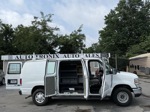Used 2011 Ford E-250 and Econoline 250 w/ PWR Group RWD image 17