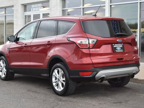 Used 2017 Ford Escape SE FWD image 7