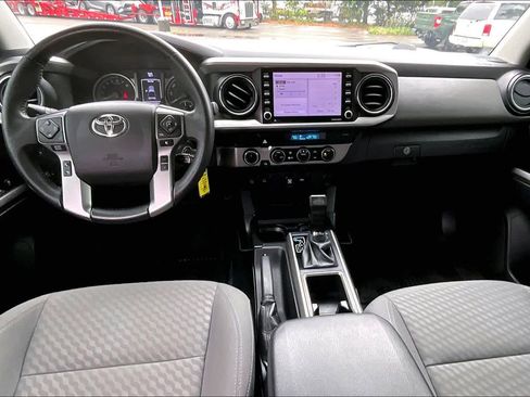 Used 2021 Toyota Tacoma SR5 w/ Technology Package image 15
