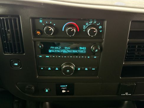 Used 2025 GMC Savana 2500 w/ Driver Convenience Package RWD image 19
