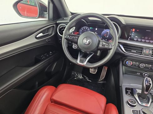 Used 2024 Alfa Romeo Stelvio Veloce AWD/4WD image 36