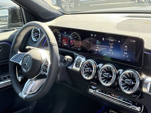 Certified 2025 Mercedes-Benz GLB 250 image 24