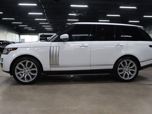 Used 2017 Land Rover Range Rover image 2