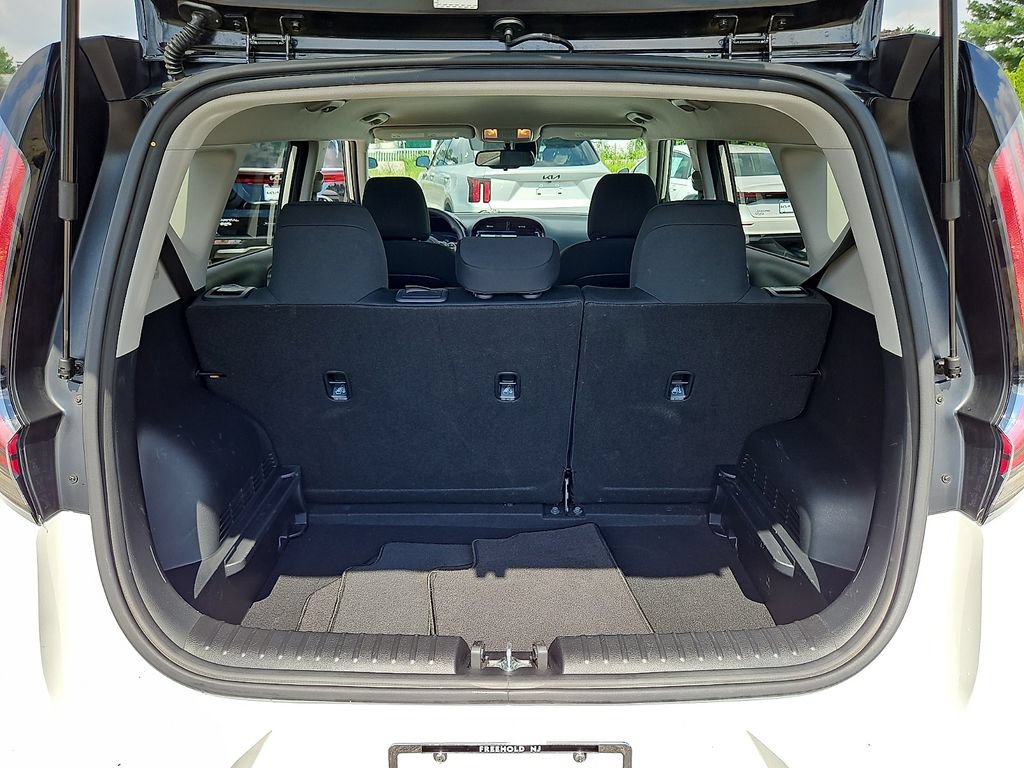 Used 2023 Kia Soul S FWD image 30