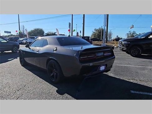 Used 2019 Dodge Challenger SRT Hellcat w/ Plus Package image 30
