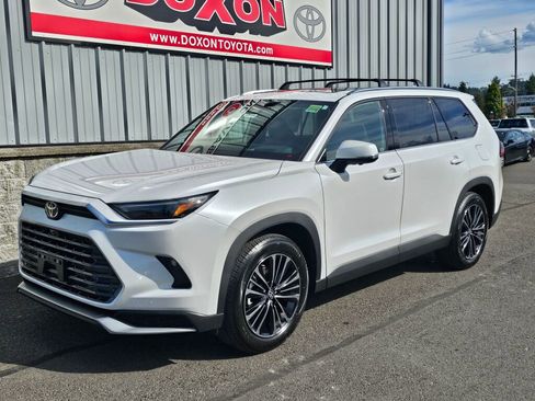 New 2026 Toyota Grand Highlander AWD Hybrid image 2