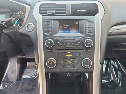 Used 2018 Ford Fusion S image 15