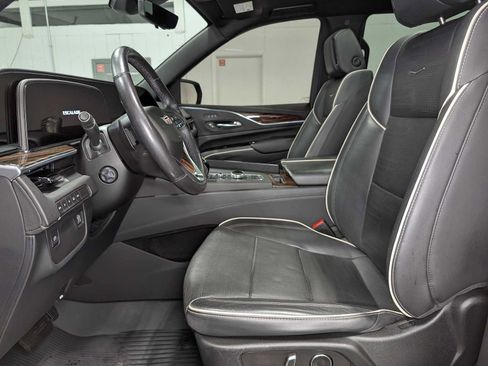 Certified 2021 Cadillac Escalade Premium Luxury image 4