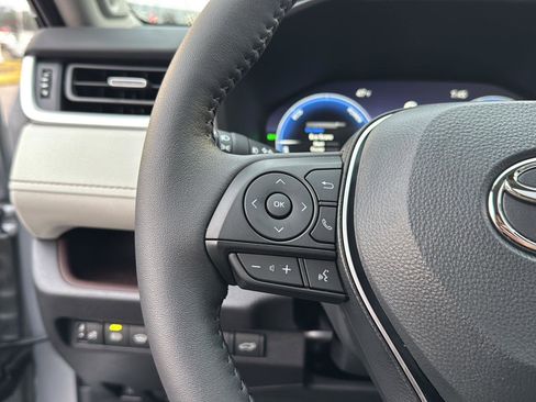 New 2025 Toyota RAV4 Limited image 18