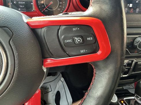 Used 2019 Jeep Wrangler Unlimited Rubicon w/ Cold Weather Group AWD/4WD image 19