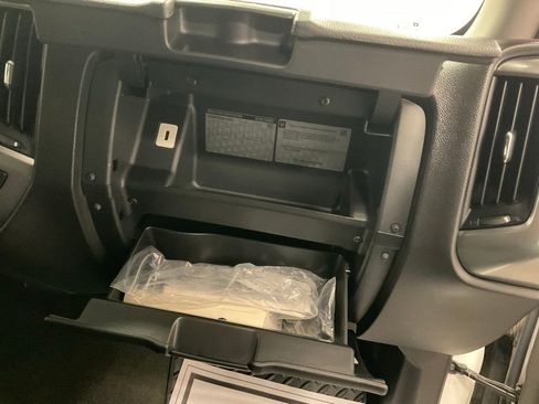 Used 2018 Chevrolet Silverado 1500 LT w/ All Star Edition image 29