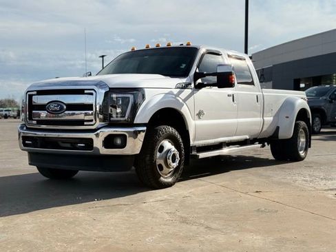 Used 2011 Ford F350 Lariat w/ Lariat Interior Pkg image 4