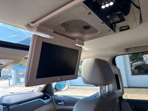 Used 2015 Chevrolet Suburban LTZ AWD/4WD image 34