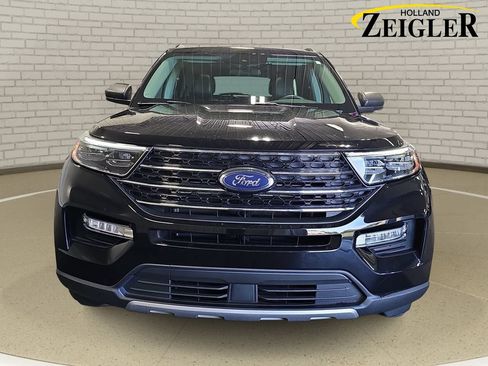 Used 2023 Ford Explorer XLT w/ Equipment Group 202A AWD/4WD image 2