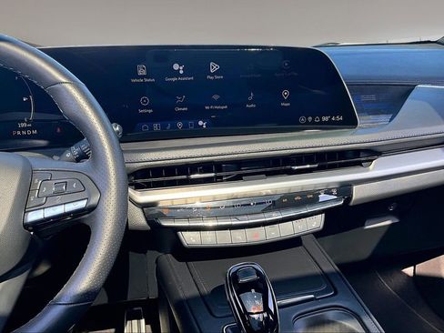 Used 2024 Cadillac XT4 Sport FWD image 6