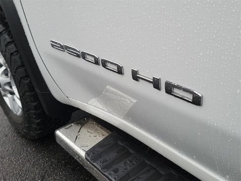 Used 2022 GMC Sierra 2500 SLE w/ SLE Value Package; image 26