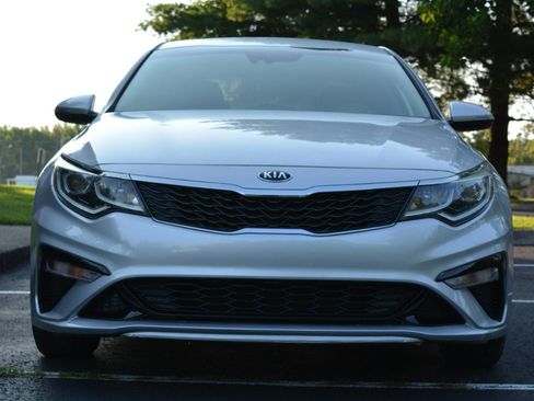 Used 2019 Kia Optima LX FWD image 2