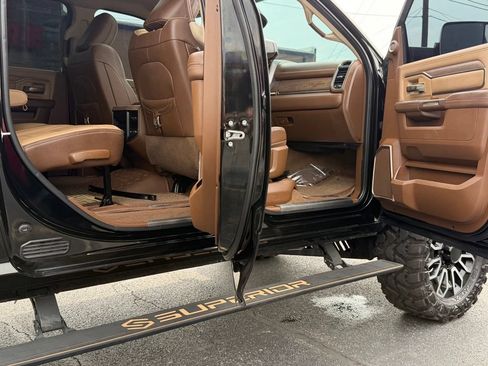 Used 2022 RAM 3500 Limited AWD/4WD image 31