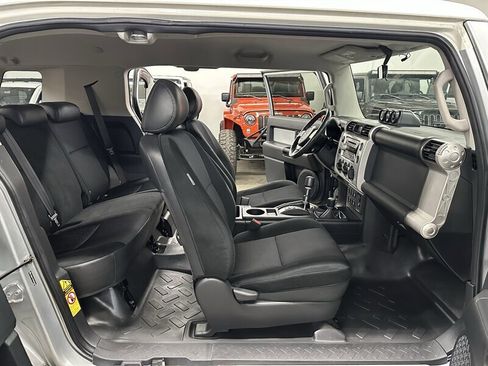 Used 2007 Toyota FJ Cruiser 4WD image 15