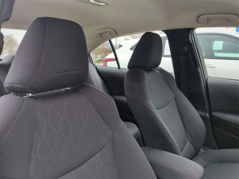 Used 2022 Toyota Corolla LE image 18