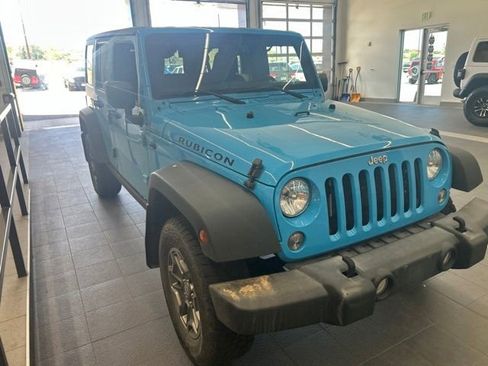 Used 2018 Jeep Wrangler Unlimited Rubicon w/ Cold Weather Group AWD/4WD image 3