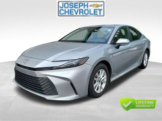 Used 2025 Toyota Camry LE FWD video 3
