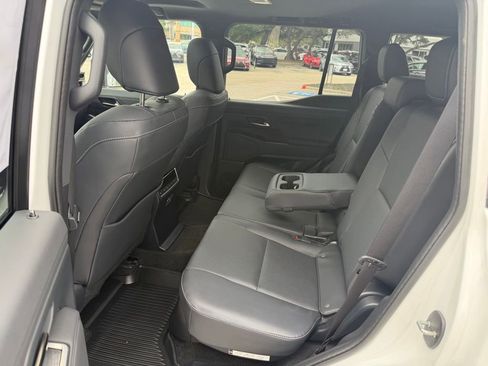 Certified 2025 Lexus GX 550 w/ Accessory Package (2T) AWD/4WD image 14