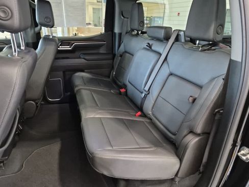 Used 2025 GMC Sierra 1500 SLT AWD/4WD image 8
