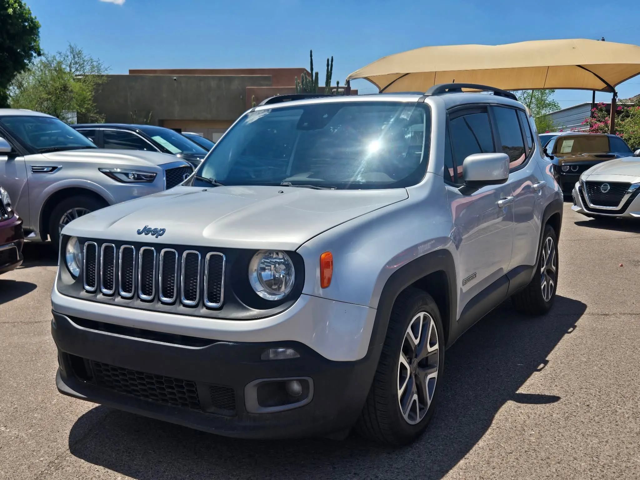 Used 2015 Jeep Renegade Latitude w/ Popular Equipment Group FWD image 1