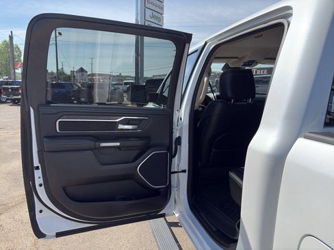 Used 2020 RAM 1500 Laramie AWD/4WD image 19