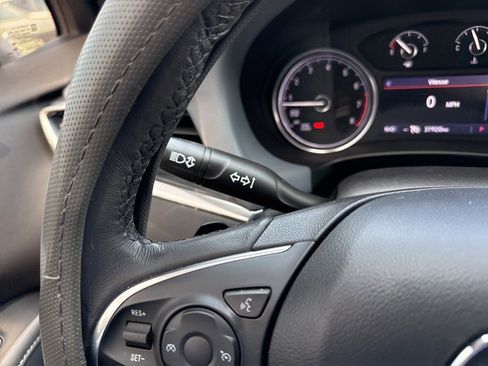 Used 2020 Buick Enclave Essence image 24