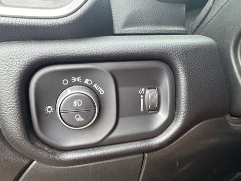 Used 2024 RAM 2500 Big Horn w/ Bed Utility Group image 28