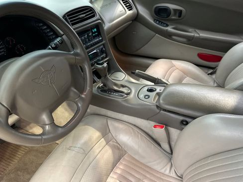 Used 2003 Chevrolet Corvette Coupe w/ Preferred Equipment Group image 11